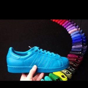 Pharrell Addidas like new ( mint condition )